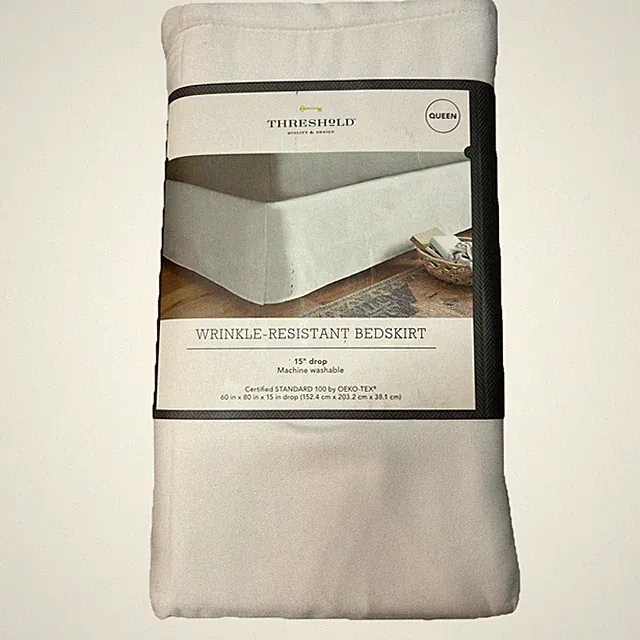 New Threshold Queen White Wrinkle Resistant Cotton Sateen Bed Skirt 15" Drop