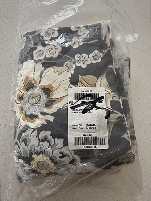 Pottery Barn Bloom Sateen Comforter KING Sham- Blue